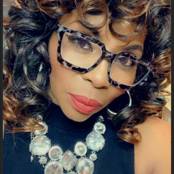 Meet your Posher, Joyce - Picture 4 of 15